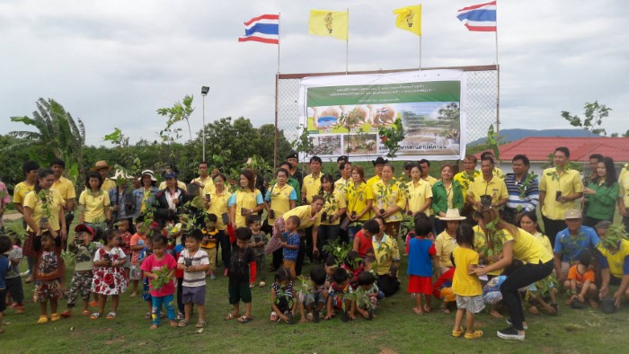 ปลูกต้นไม้เพื่อถวายเป็นพระราชกุศลพระบาทสมเด็จพระเจ้าอยู่หัว ครองราชครบรอบ 70 ปี